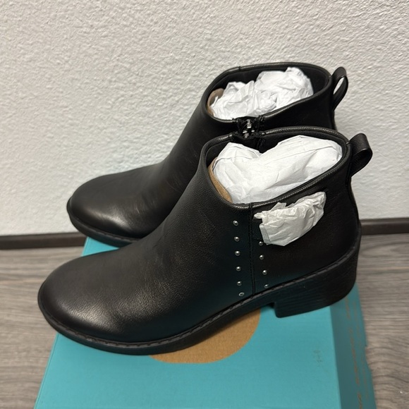 Bzees Women's Other Half Bootie - Picture 5 of 6